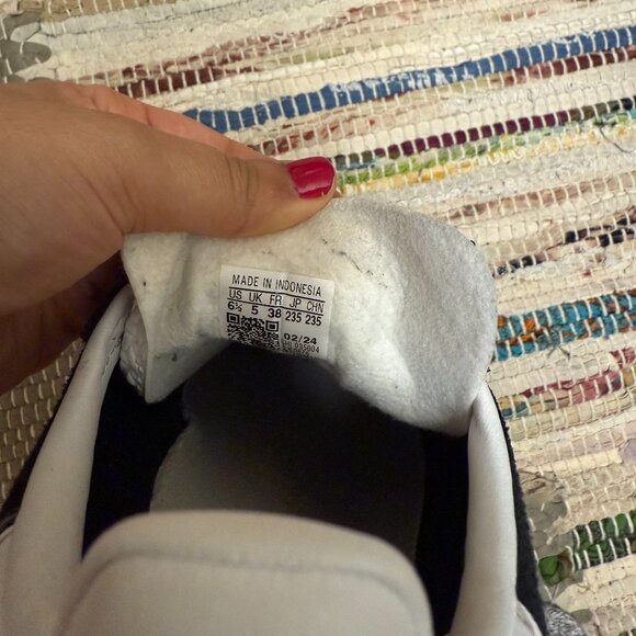 adidas Gazelle Bold Women’s Shoes – Core Black / Cloud White – Size 6.5 - Picture 5 of 5